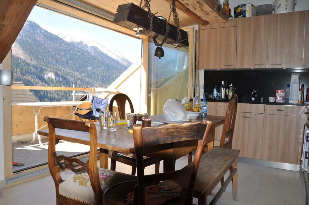 Attika Wohnung 7546 Ardez Szoba fotó