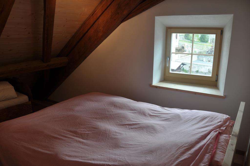 Attika Wohnung 7546 Ardez Szoba fotó