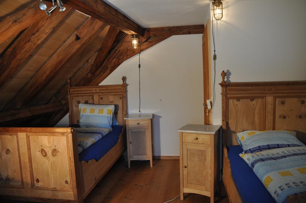 Attika Wohnung 7546 Ardez Szoba fotó